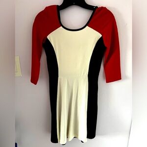 Flared dress with round scoop neck